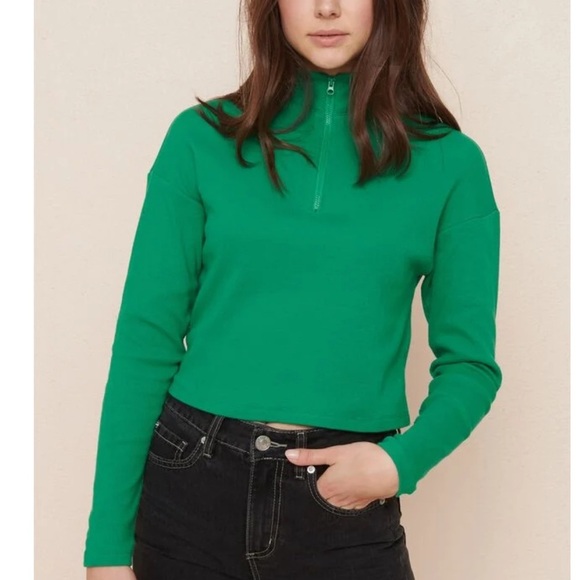 Garage  Cropped long Sleeve - Picture 2 of 10